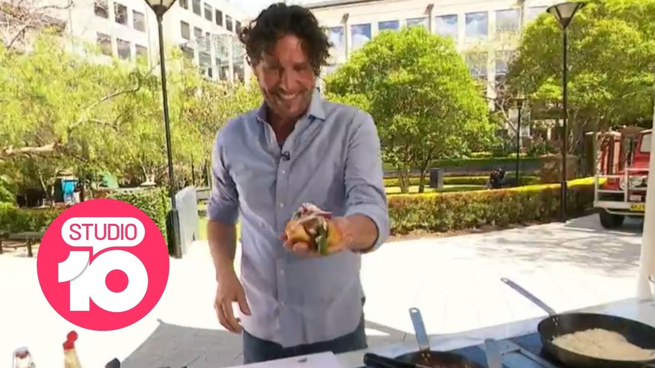 Colin Fassnidge’s Sausage Sandwiches With Sriracha Onions | Studio 10