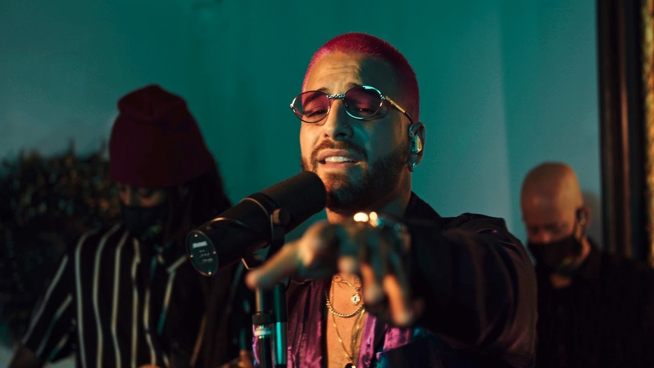 Maluma Heats Up the Stage with ‘Agua de Jamaica’