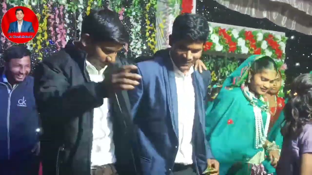 क्रिसमस मीटिंग में आनंद के साथ नाचते हुए वीडियो christmas miting me nachte hue video paster giresh 