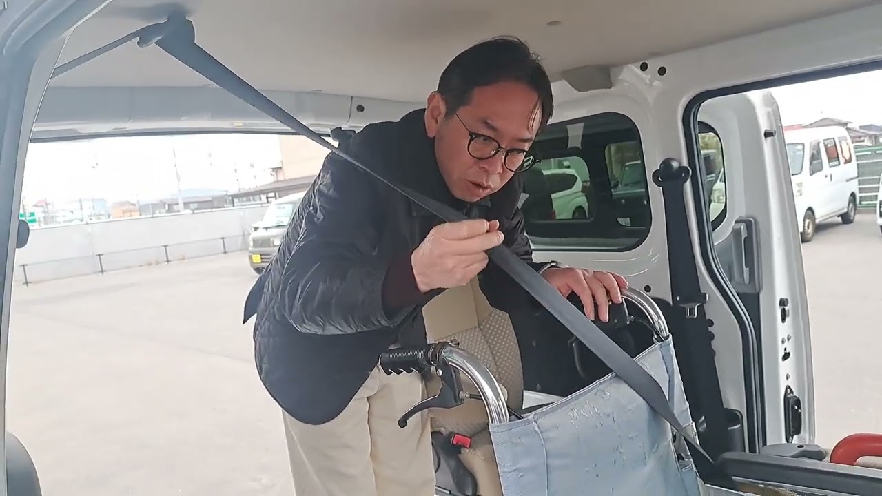 R8年ご納車　神奈川県K様　R2年式バネット車いすスロープ車　車いす2台仕様