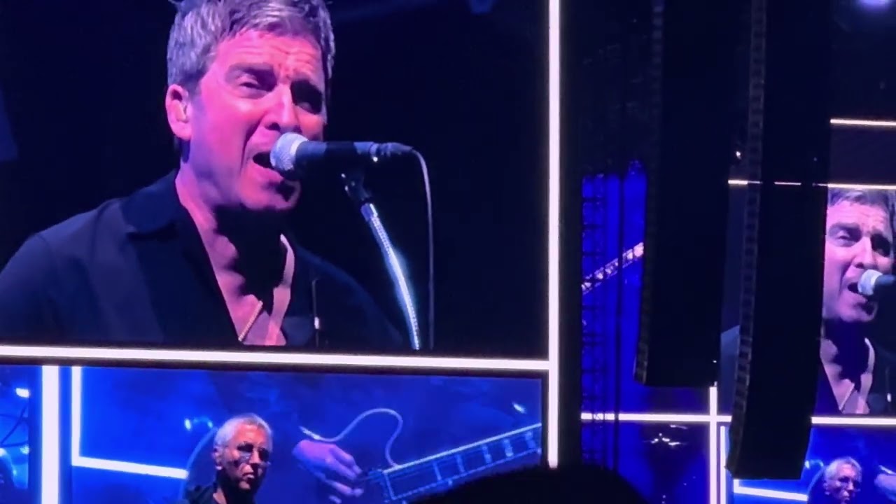 Oasis - Don’t Look Back In Anger (Live in Chicago)