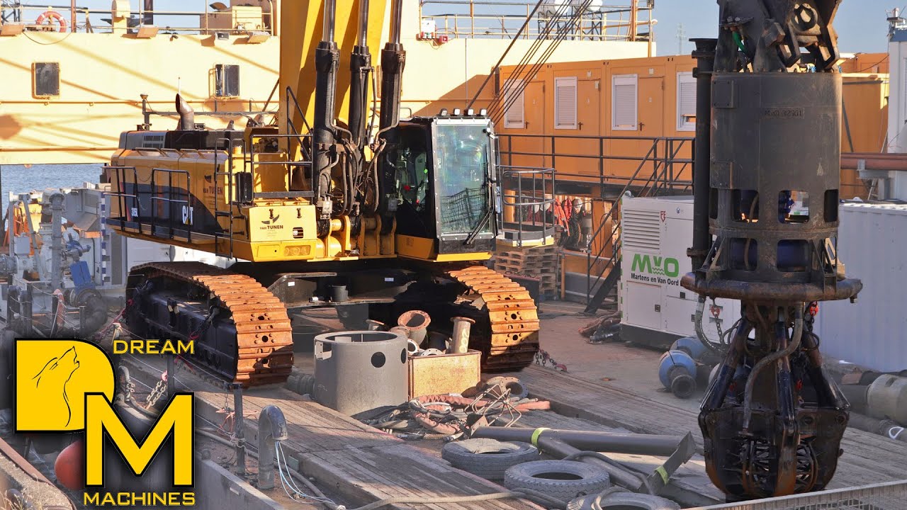 CATERPILLAR 385C LIEBHERR HS843 BAGGER IM WASSER BAUSTELLE HAFEN HAMBURG DREAM MACHINES