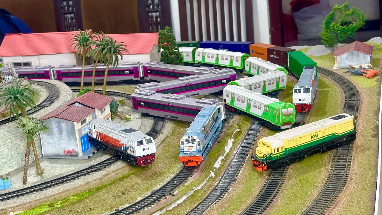 Tabrakan kereta api Turangga SSNG & KRD Prameks banyak lokomotif dari stasiun dihantam KLB Kontainer