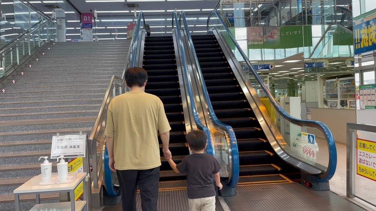 【Japanese Escalator】ヤマダデンキ テックランド安城店・フジテックエスカレーター