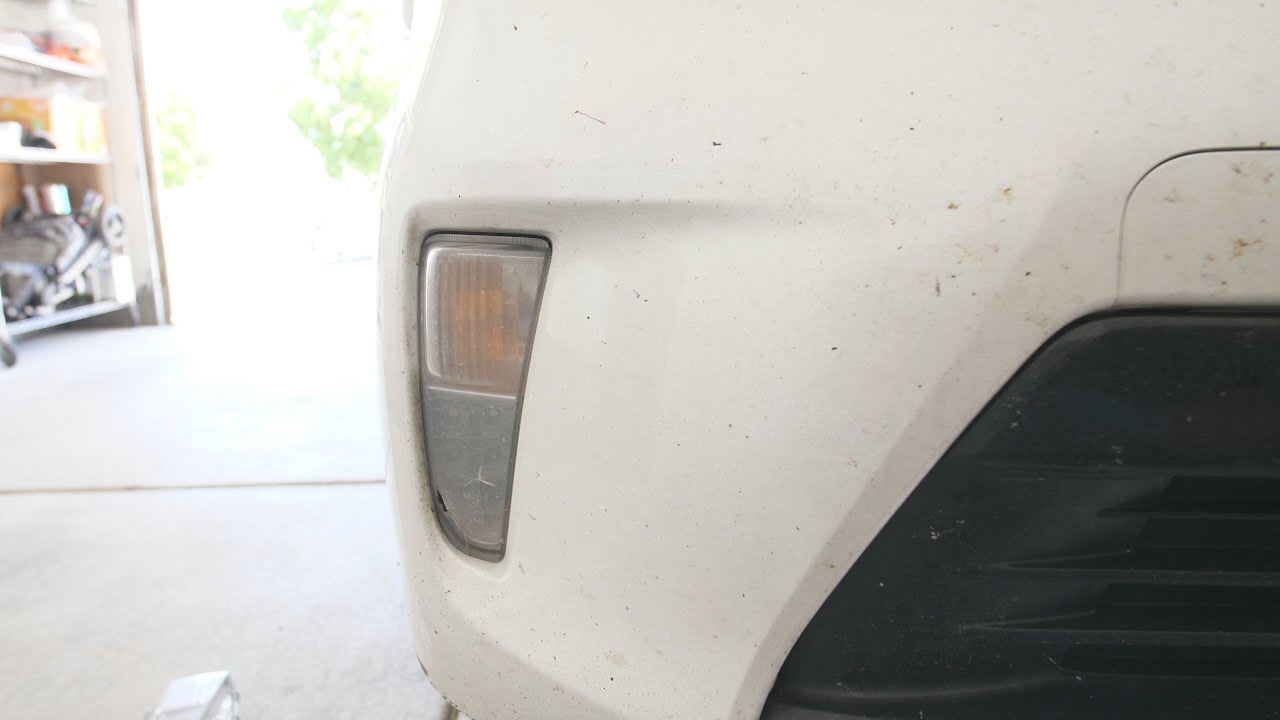 Замена поворотника в сборе на Toyota Prius 2010-2015 гг.