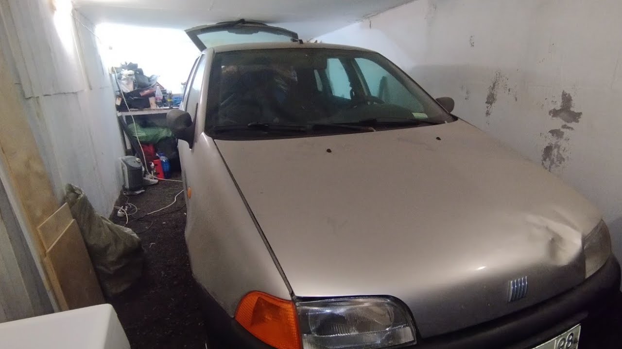 Fiat Punto 176. Решил чинить. Разобрал салон.