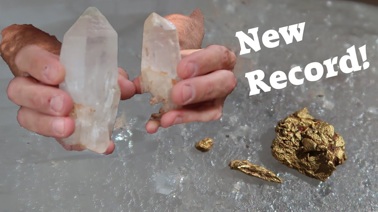 Prospecting for Gold Nuggets in Arizona With Metal Detectors, Also Find Huge Quartz Crystals