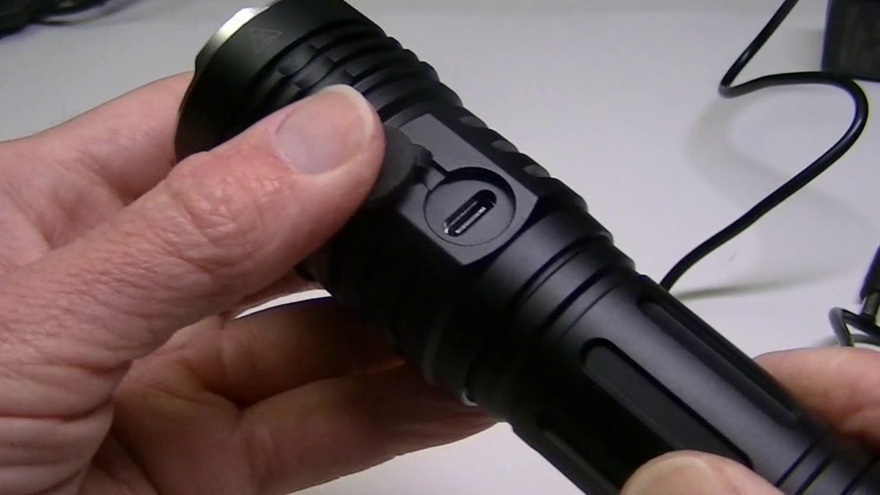 Wuben T70 Rechargeable Flashlight. CREE XHP70 - 4200 lumens!!!