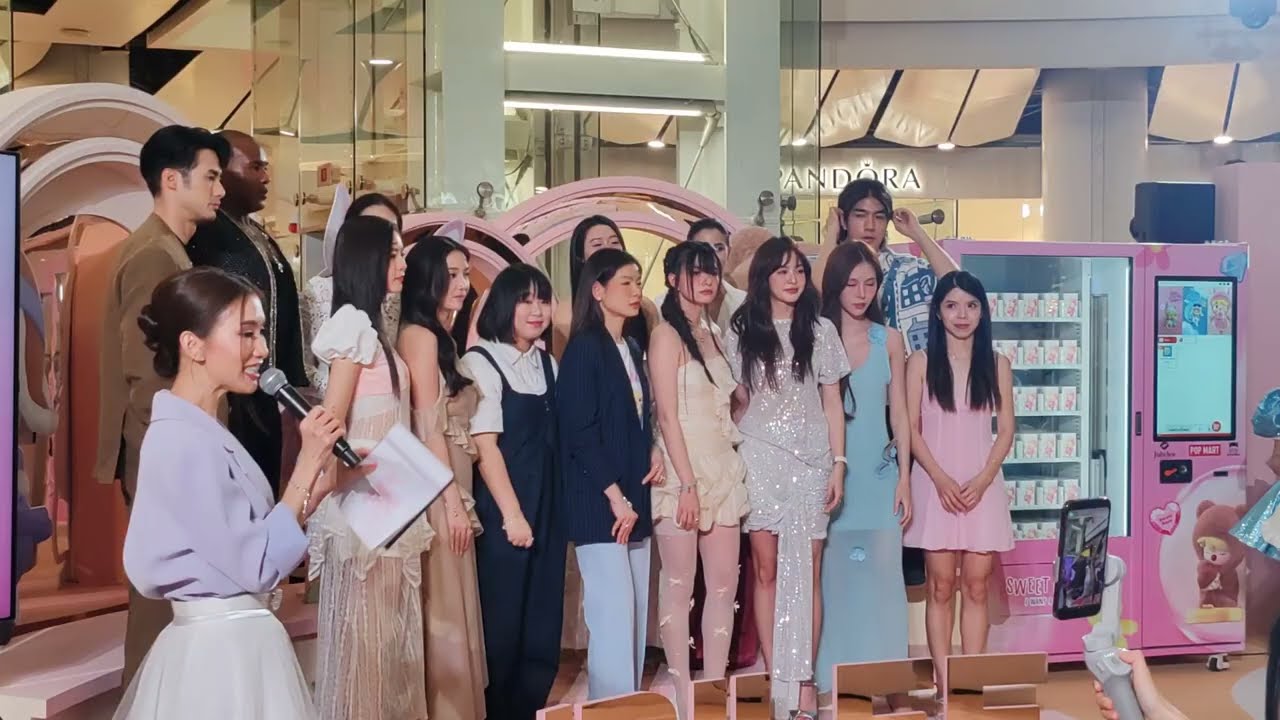 ถ่ายภาพรวมดารา #เบ็คกี้รีเบคก้า #คุกกี้ญดา | งาน Sweet Bean I Want a Hug Pop-up Event@CentralwOrld