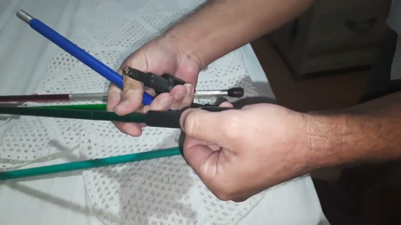 os três diferentes tipos de ponteiras das bengalas para deficientes visuais