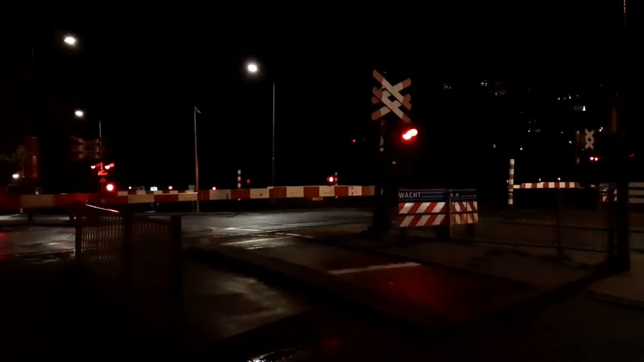Spoorwegovergang Groningen // Dutch Railroad Crossing