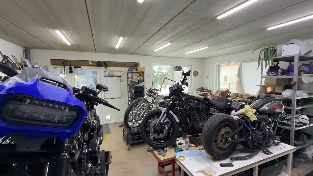 V-Rod lempa ir galinis sparnas. (Harley Davidson - tas kur Porsche) (5) [ENG SUB].