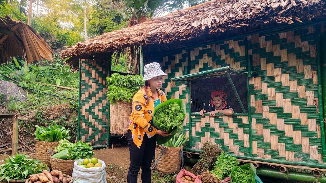 She Walked to the Village Market With the Forest's Harvest to Care for Her Elderly Grandma