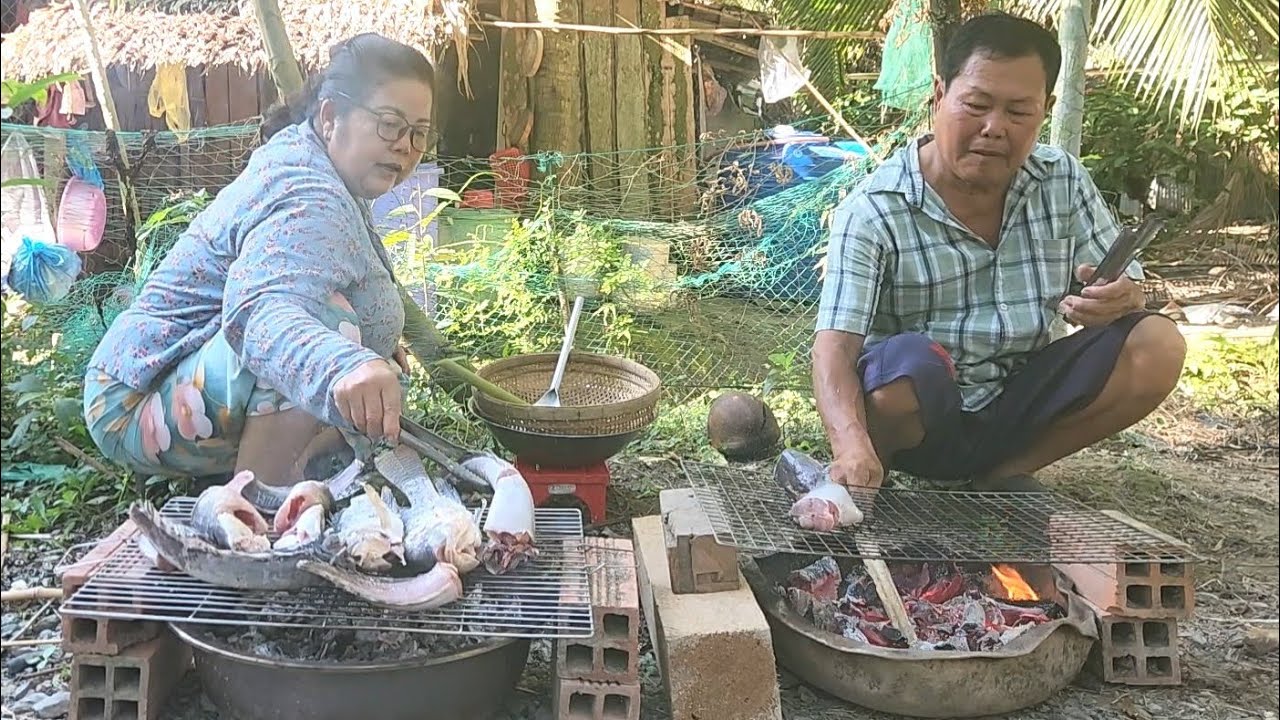 Ôn Lại Kỷ Niệm Xưa 2 Vợ Chồng Ra Nướng Cá Ngoài Bờ Đê Thơm Hết Chỗ Chê | TKQ & Family T2247