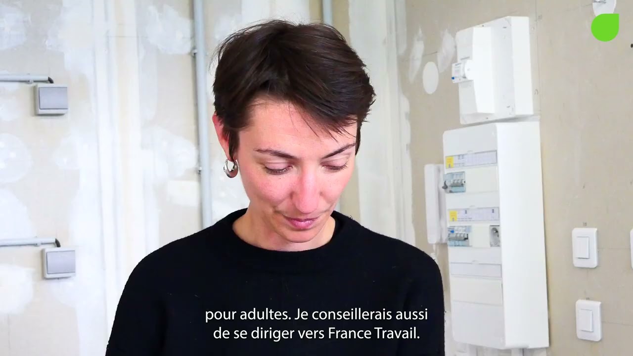 Ma&eacute;va, &eacute;lectricienne du b&acirc;timent