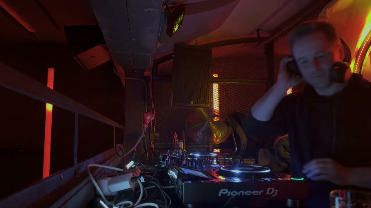 Zwooky | Chapeau Rouge Prague | Tech / House / Ibiza Vibes