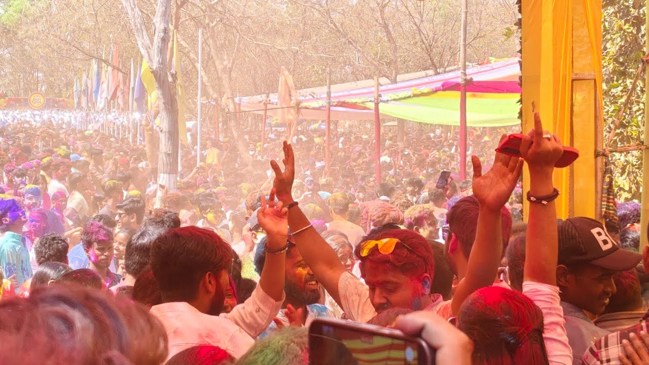 পোড়ামাটির গন্ধে, রঙের ছোঁয়ায়—বিষ্ণুপুর আজ একদম রঙিন! 🌈🏺#Bishnupur #Poramati #Holi