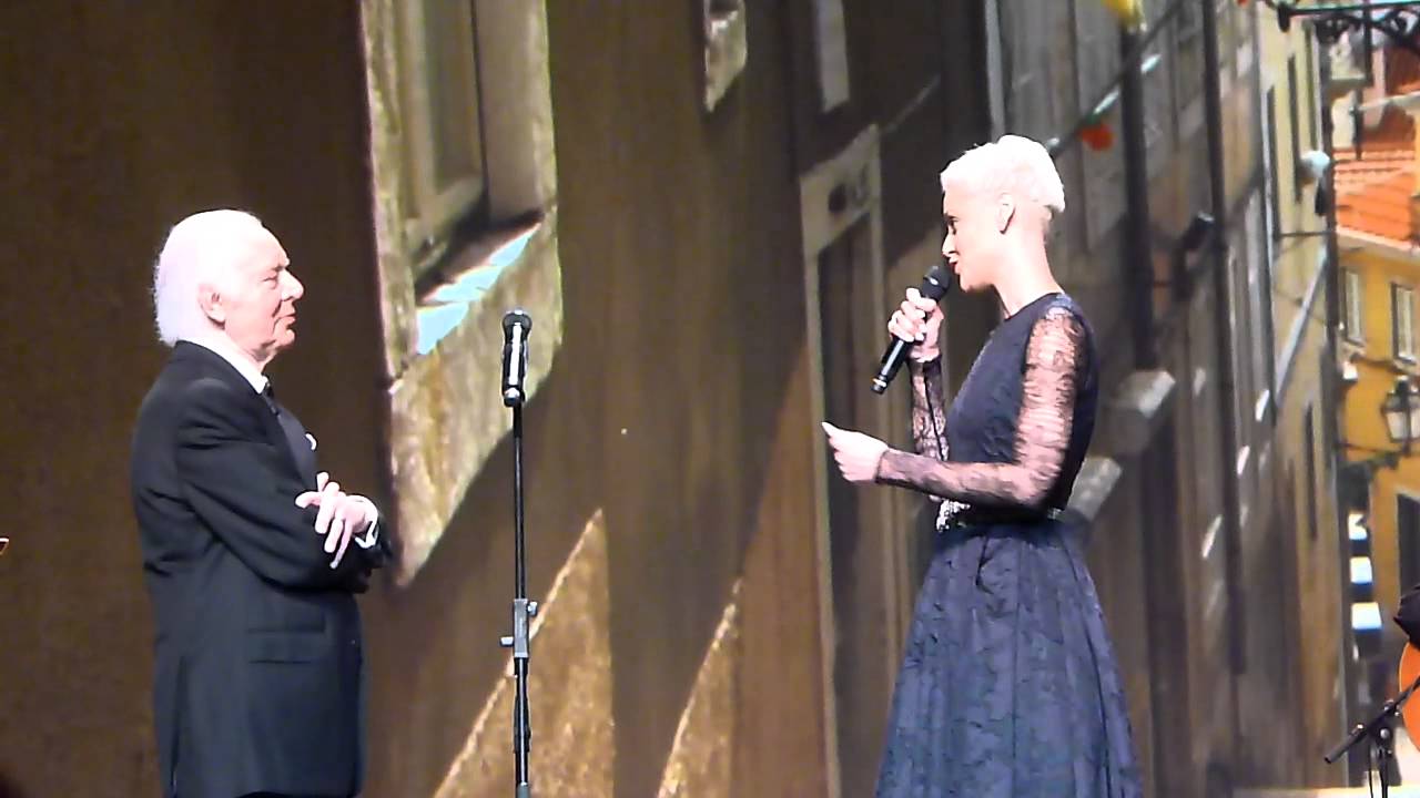 Carlos Do Carmo/Mariza, Fado e Amor  'Julia Florista'