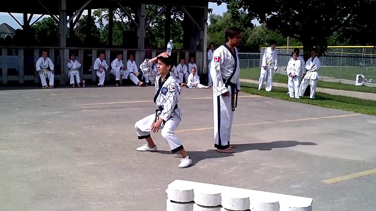 Chung Oh's TKD Wellesley Demonstration 2015 Breaking