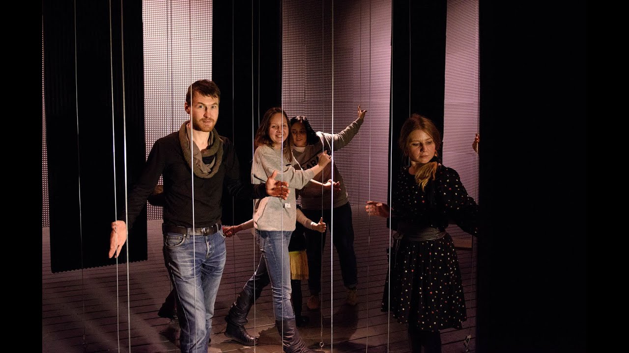 Interactive musical experience Chordophones | Playtronica Museum
