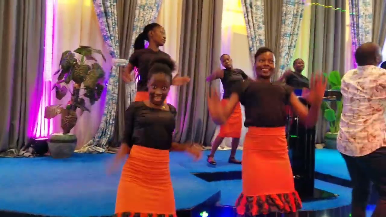 PRAISE SESSION (MORNING SERVICE  - FRESH F IRE KIREKA)