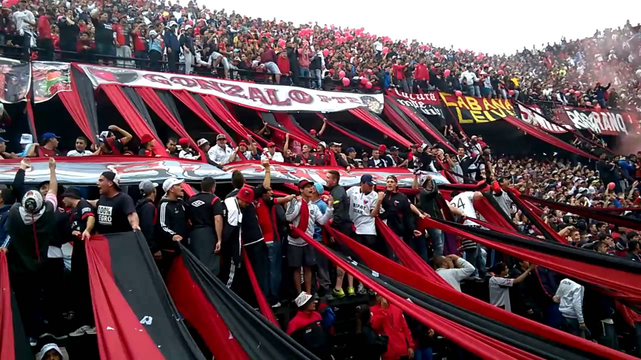 Expectacular recibimiento COLON - UNION Clasico santafesino