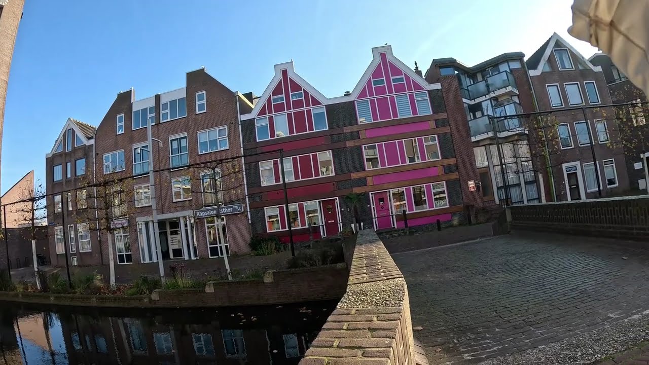 ALMERE HAVEN 🇳🇱 Kerkgracht, ses maisons et son dauphin ...