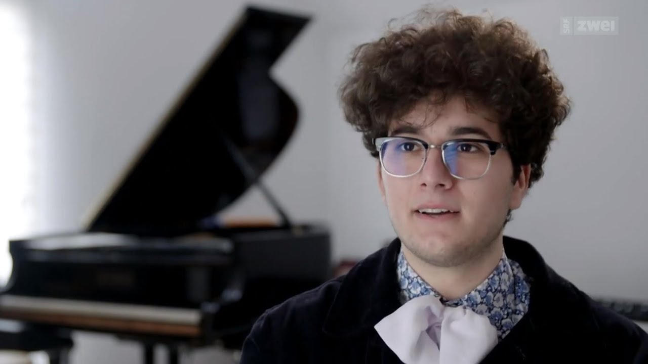 Gjon's Tears – big interview & countdown before Eurovision 2021 on SRF (20.05.2021)