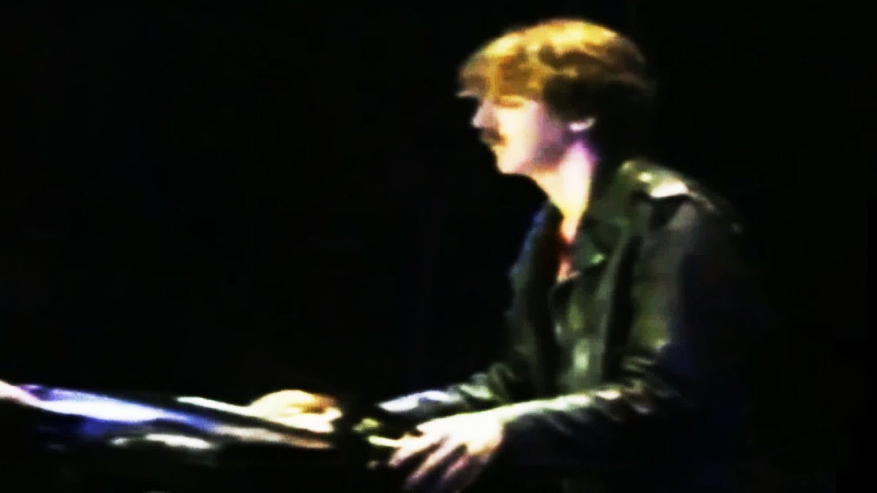 CHARLY GARCIA-  Parte De La Religion (En Vivo)