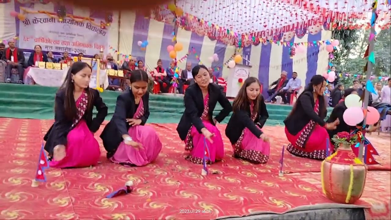 केरवानी मा बि को ६९औं बार्षिकउत्सव तथा अभिभावक दिवस मा शिक्षिकाहरुको नृत्य
