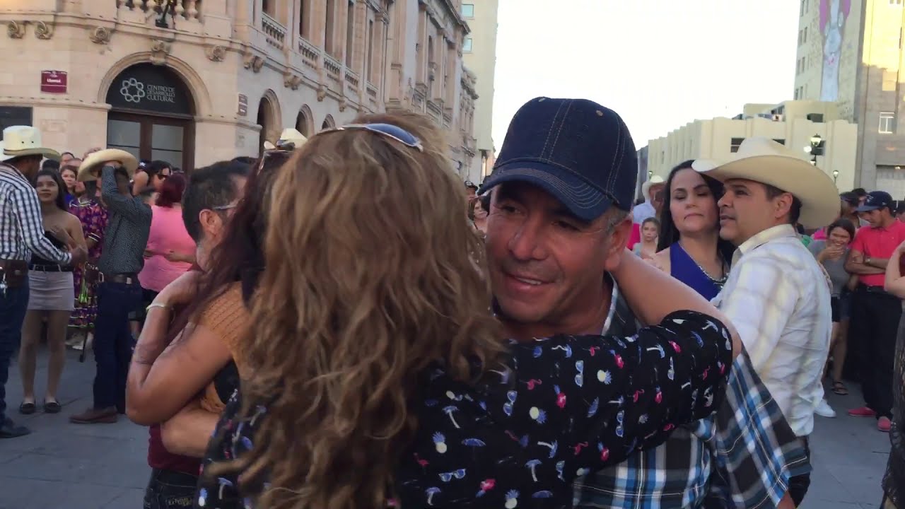 Volvió la familia Ética 🎶a tocarla Musical Milagro 💙en la Plaza👍