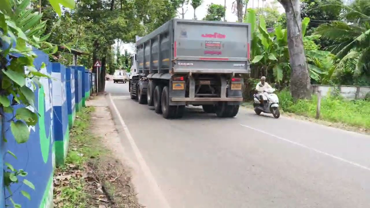 തണ്ണീർമുക്കം അവിടൊരു പ്ലോട്ട് 