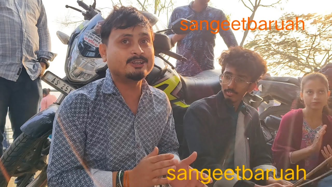 বিনয় ৰাজকুমাৰ নাগাৰা নাম। সুন্দৰ দিহা এটি উপভোগ কৰোঁ আহক 