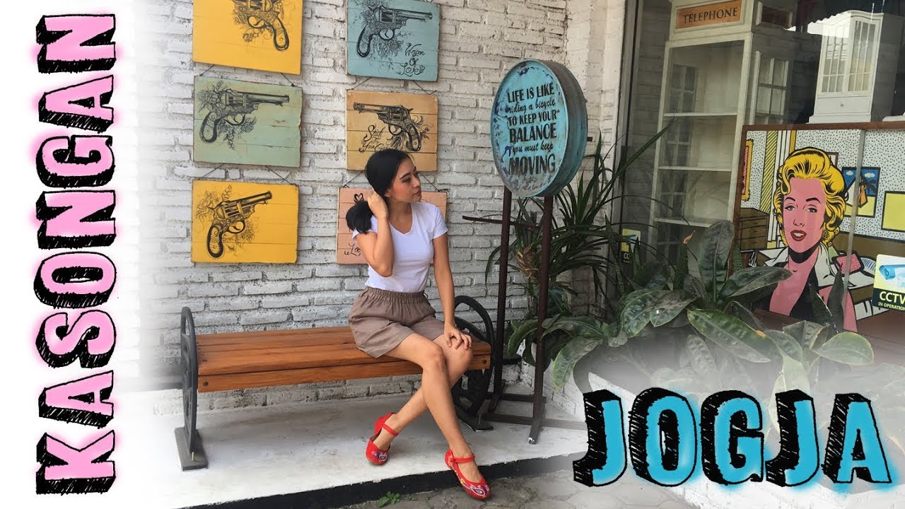 Artsy Travel 2 : Jalan Kasongan - Yogyakarta - Indonesia