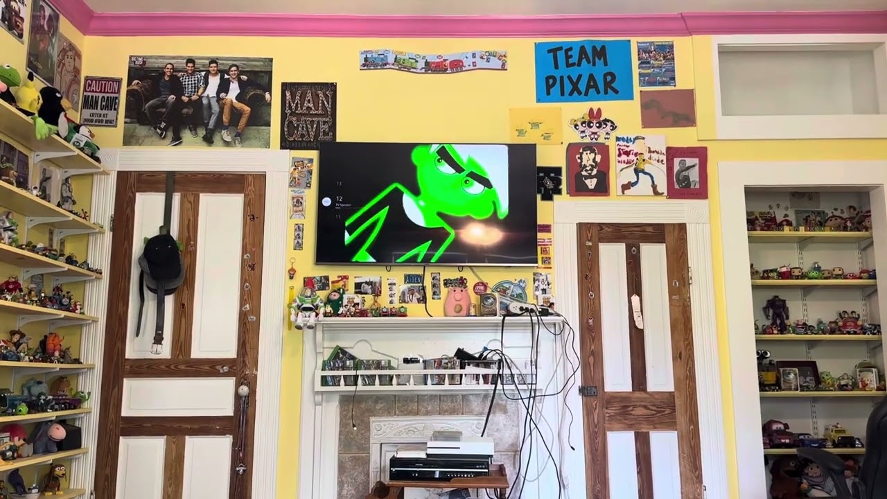 Opening to Danny Phantom The Complete Series on DVD Disc 1 Season 1 