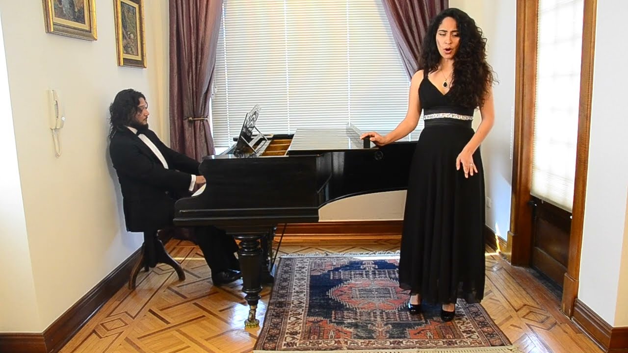 Sara Tavera y Carlos Sanchez - Mi chiamano Mimi de Puccini. -Ich atmet' einen linden Duft de Mahler.