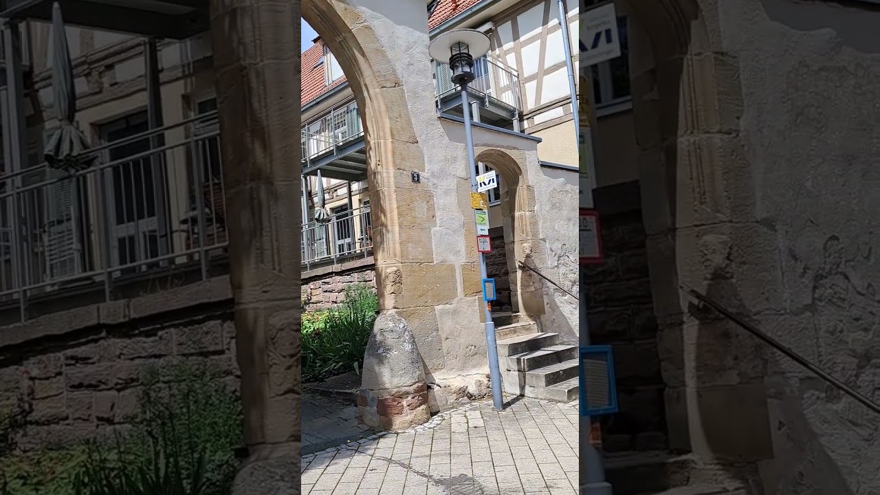 M&uuml;nchinger Spitalhof- одно из старейших зданий -  дом для пожилых Корнталь,Германия )