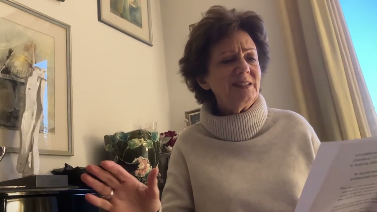 MIrella Mazzeranghi interpreta Il volo dell'asinello poesia di AntonioBruni.it