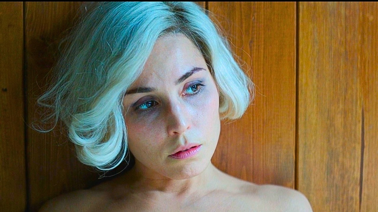 The woman is only allowed to go out once every 7 days, otherwise she will be killed | Movie Recap