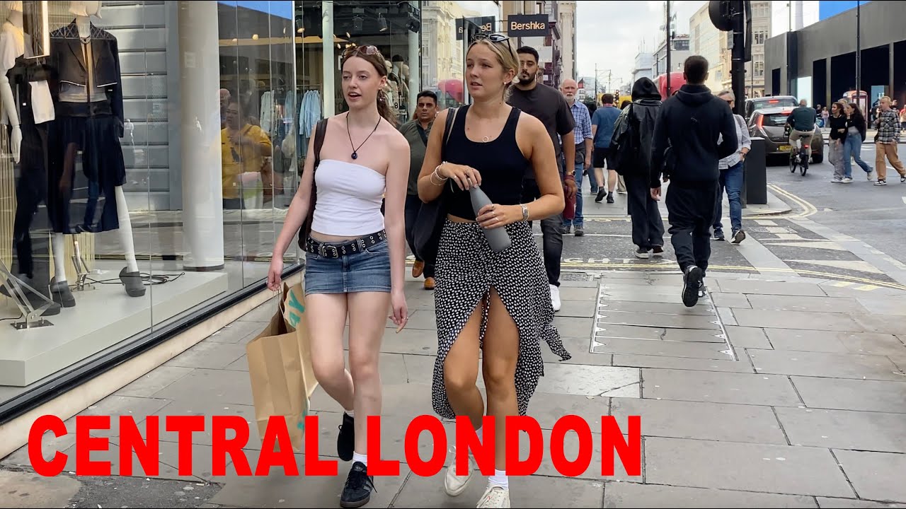 🇬🇧LONDON | Walking the streets of Central London, Tottenham Court Road to Oxford Street.