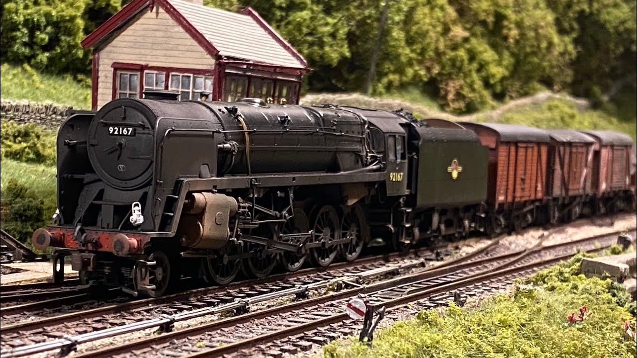 The Mighty 9F - Review and Weathering Hornby’s Newest Steam Locomotive