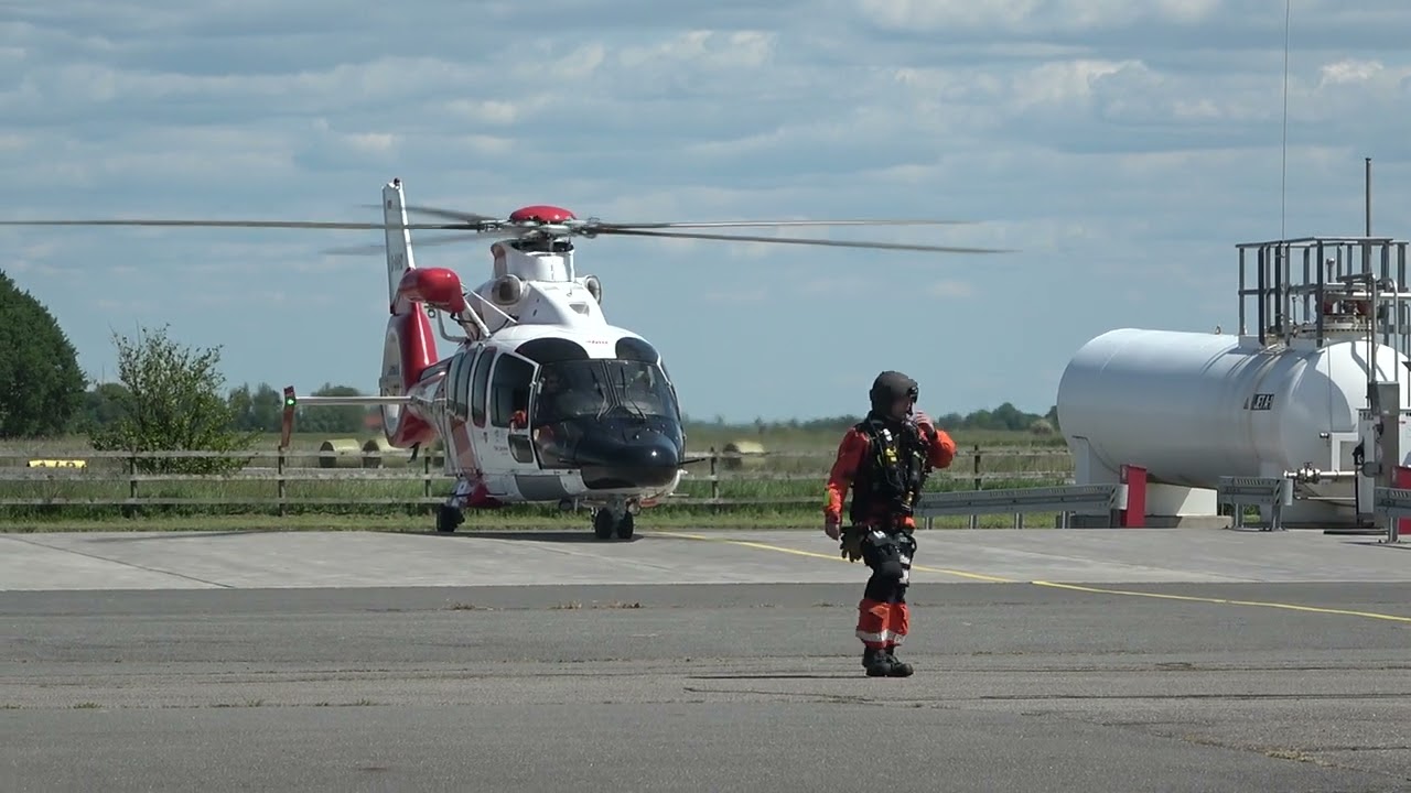 Northern Rescue 01 Landet an seiner Station in Sankt Peter Ording nach langem Einsatz