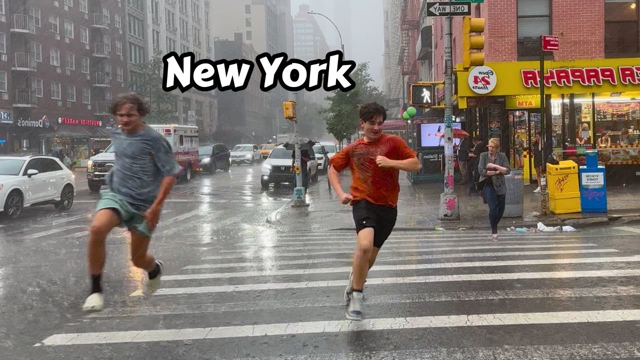 Heavy Rain Walk In Manhattan New York - Walking Rainstorm Lightning And Thunder Sounds For Sleeping