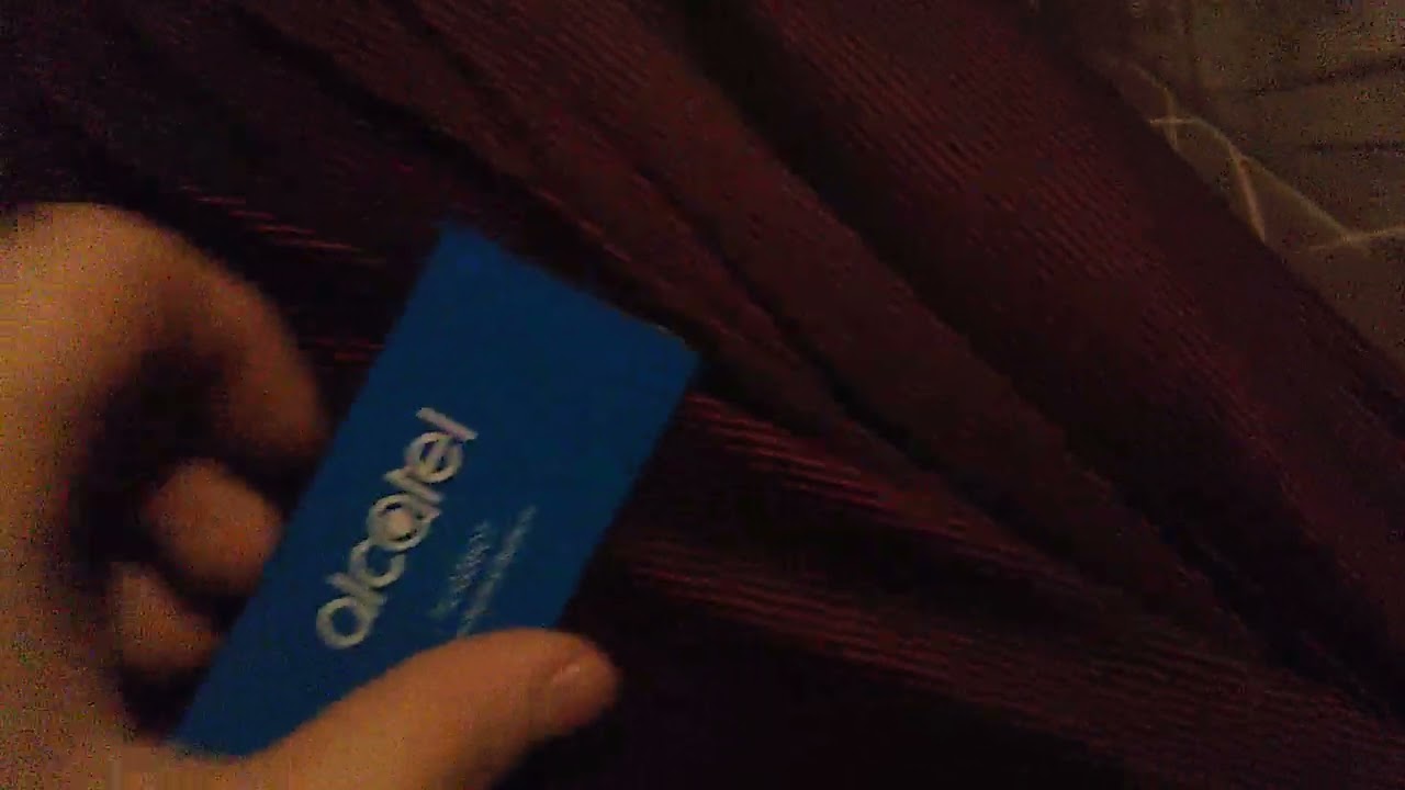unboxing the TracFone tcl a3