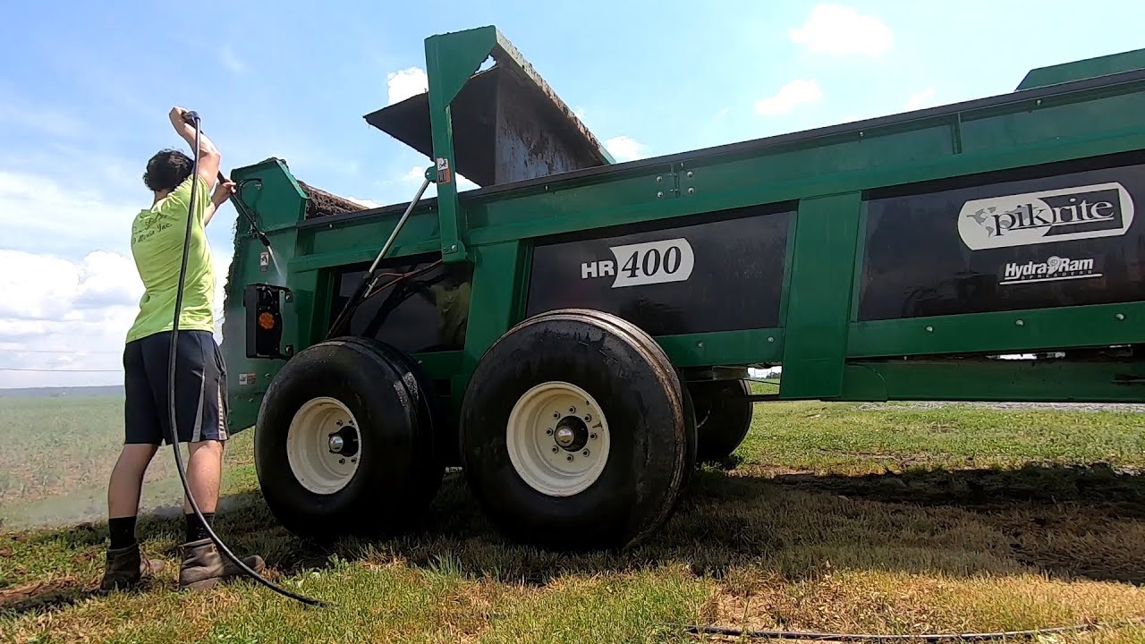 Fixing Silo Unloader & Washing Pik Rite Manure Spreader