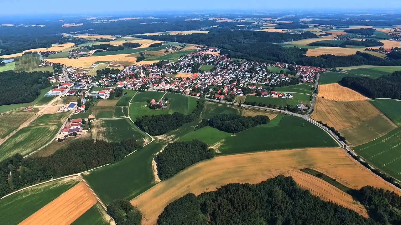 Adlkofen und Umgebung in Niederbayern.