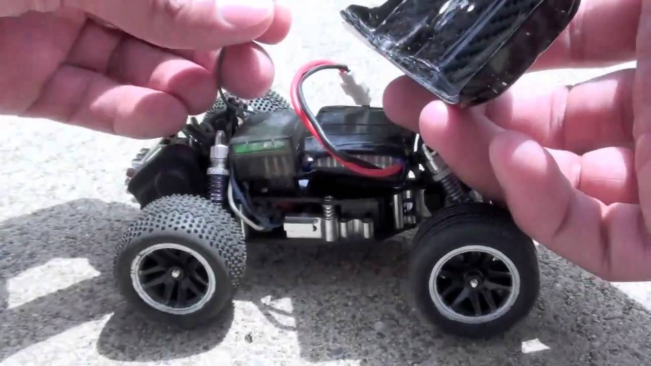 Losi Brushless MicroT chasing cars in the street
