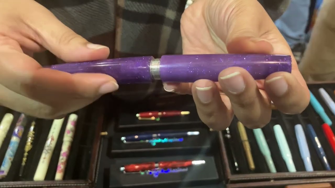 Видеообзор ручек Abigail Markov Pens с Ахилой Шет из Smruti Pens (Philly Pen Show 2026)