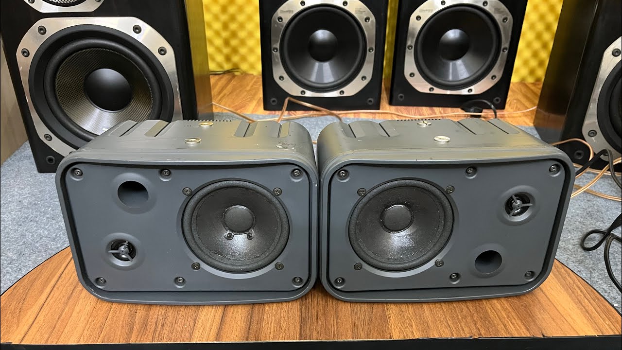 Giá 1tr500k , Loa trợ lời nhật , Có phân tần bóng đèn karaoke hay, lh 0988163162