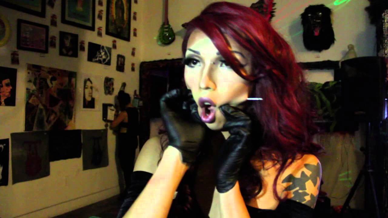 Daphne Von Rey Live Needle Piercing Performance